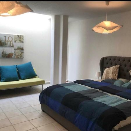 34 Beach Villa Paphos Bagian luar foto