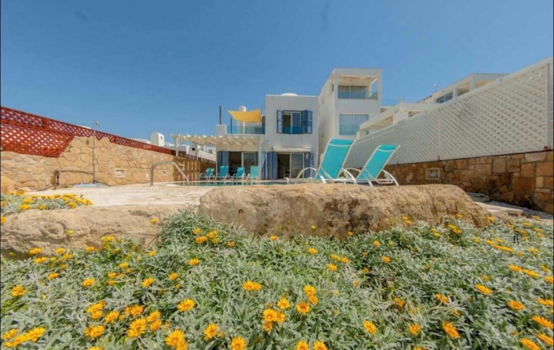 34 Beach Villa Paphos Bagian luar foto