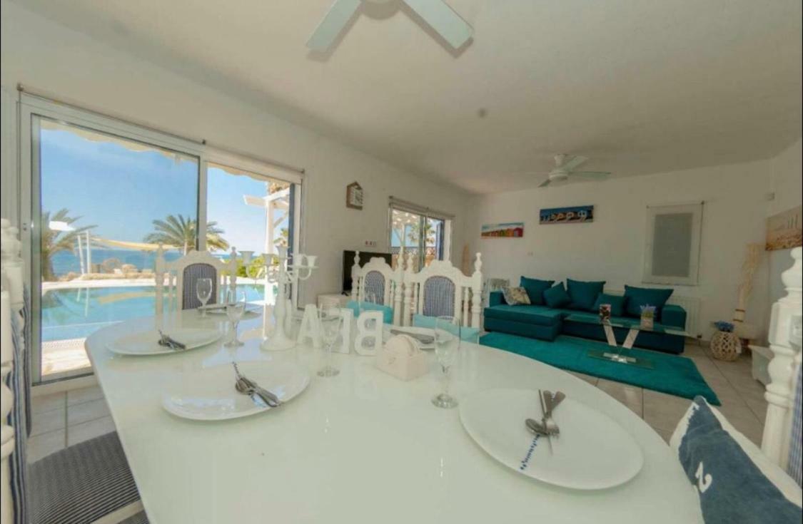 34 Beach Villa Paphos Bagian luar foto
