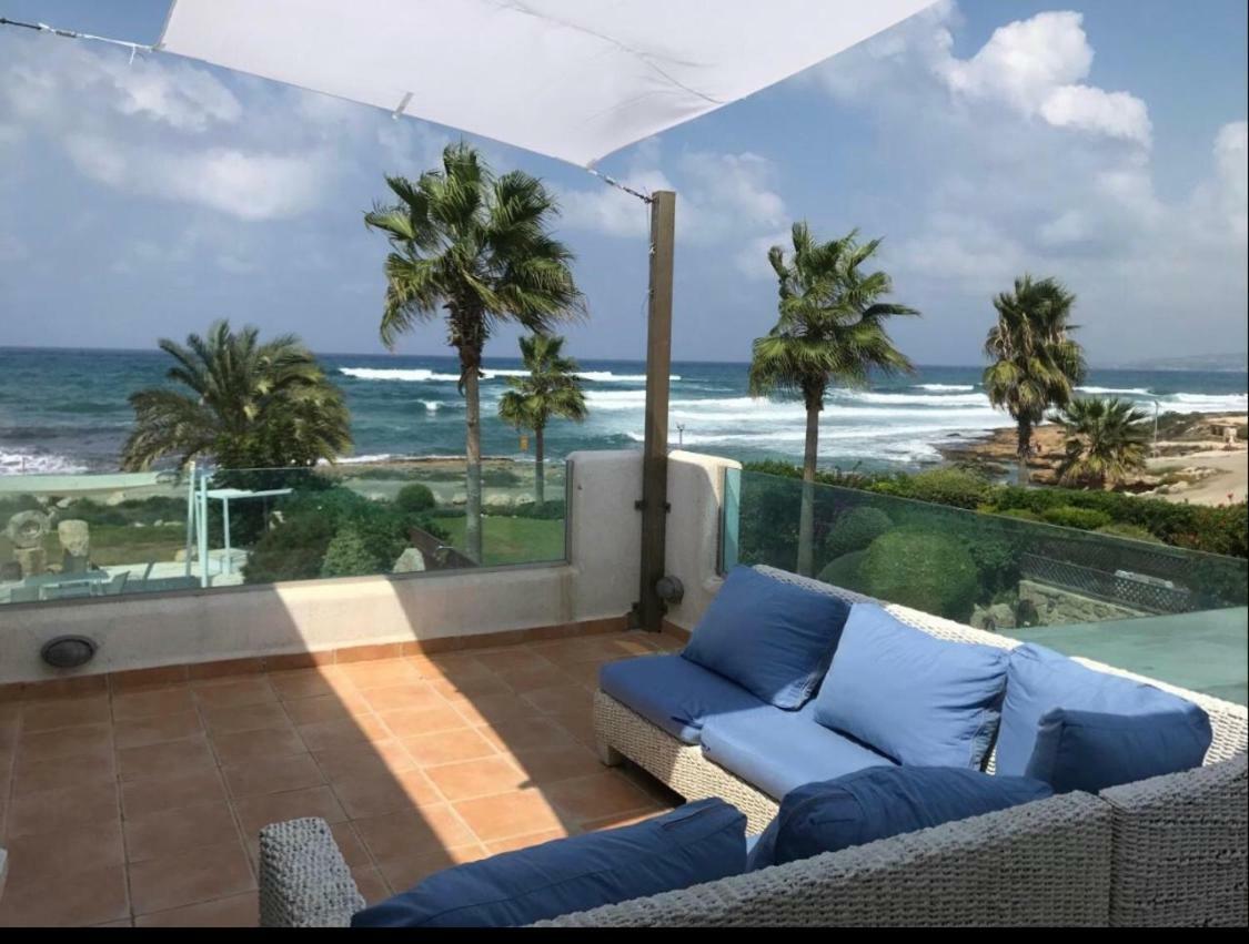 34 Beach Villa Paphos Bagian luar foto