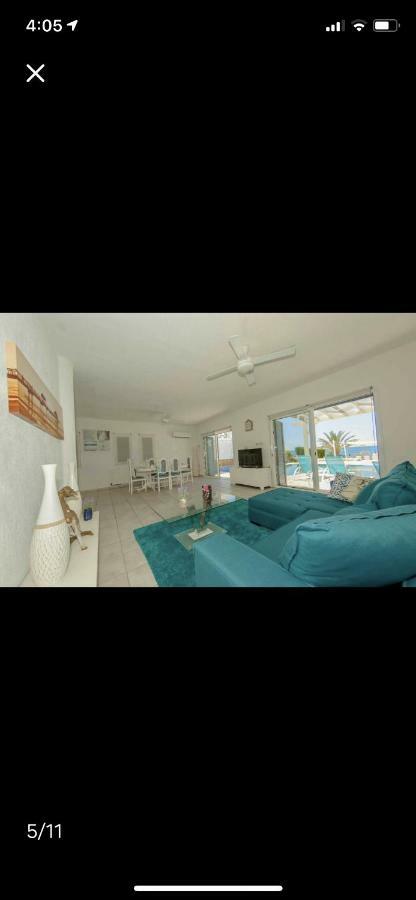 34 Beach Villa Paphos Bagian luar foto